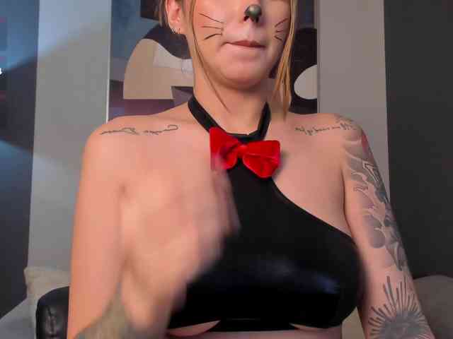 MaddisonCollins MaddisonCollins