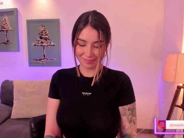 MaddisonCollins webcam