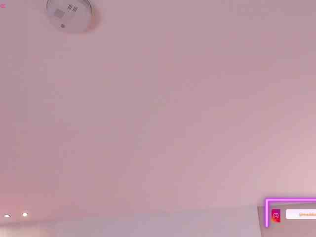 MaddisonCollins webcam