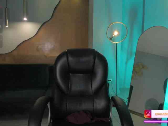 MaddisonCollins webcam