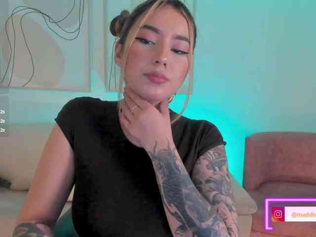 MaddisonCollins webcam