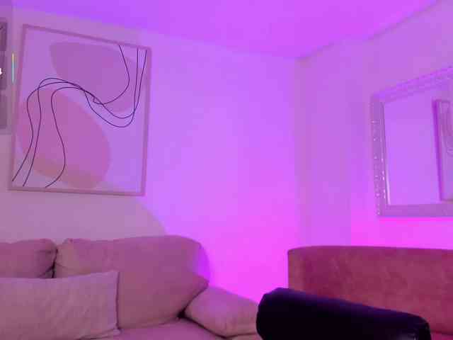 MaddisonCollins webcam