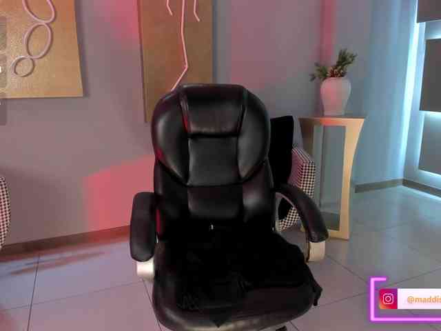 MaddisonCollins webcam