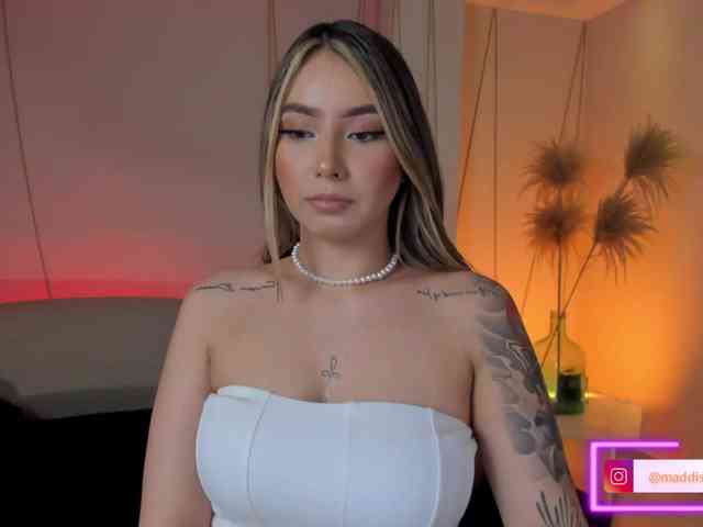 MaddisonCollins webcam