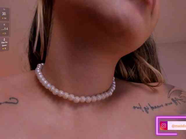 MaddisonCollins webcam