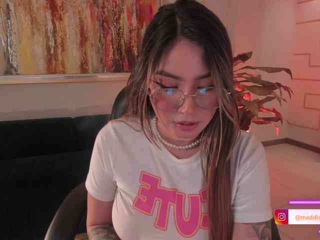 MaddisonCollins webcam