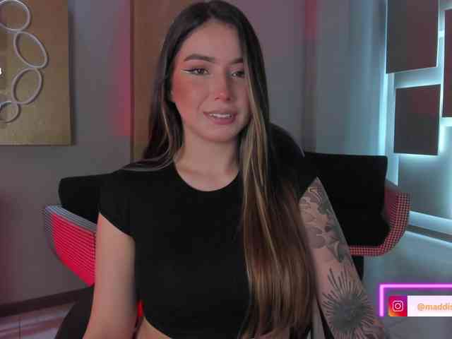 MaddisonCollins MaddisonCollins