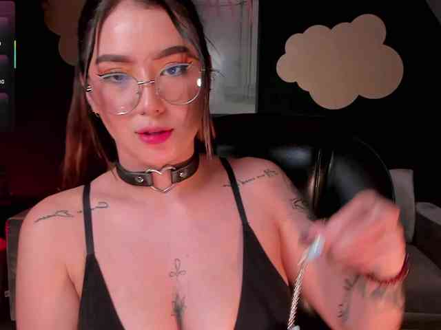 MaddisonCollins webcam