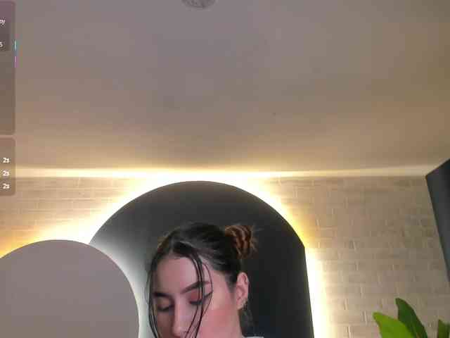 MaddisonCollins webcam