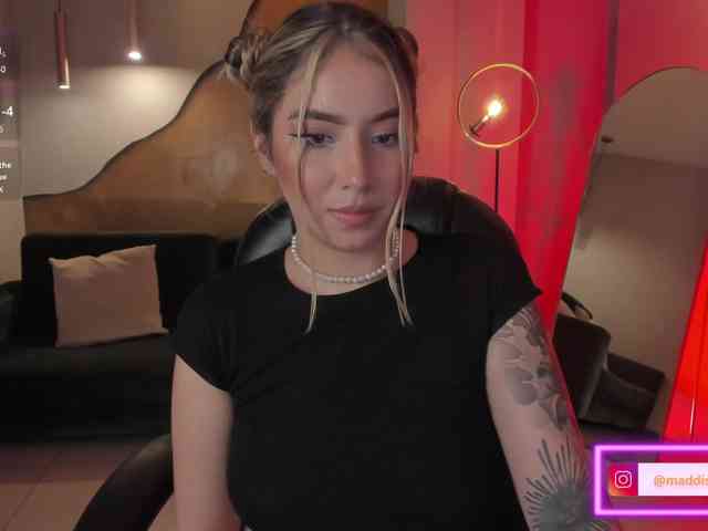 MaddisonCollins webcam