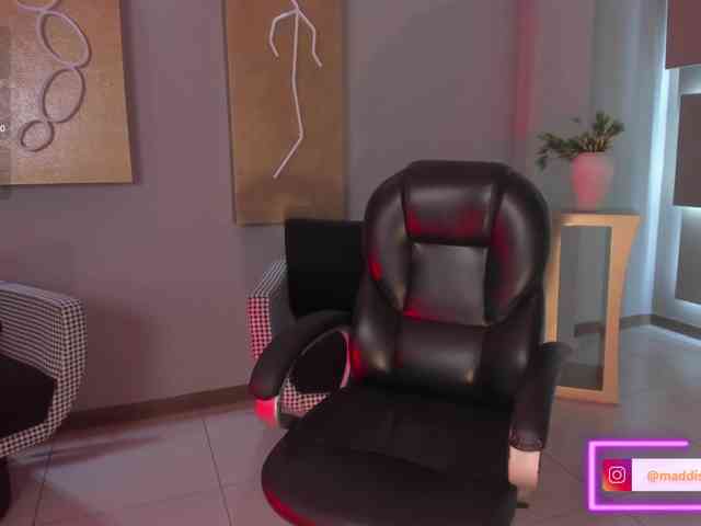 MaddisonCollins webcam