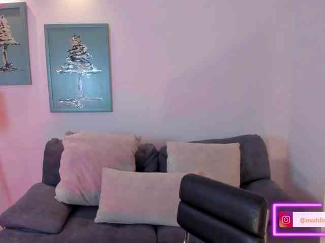 MaddisonCollins webcam