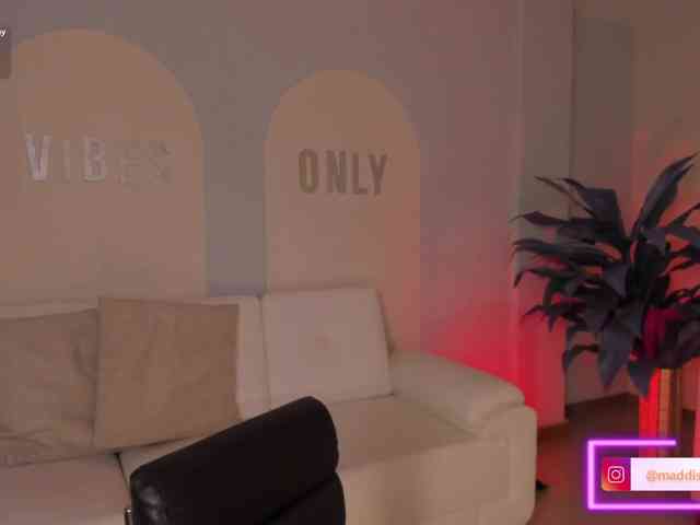 MaddisonCollins MaddisonCollins