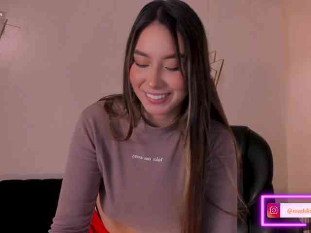 MaddisonCollins webcam