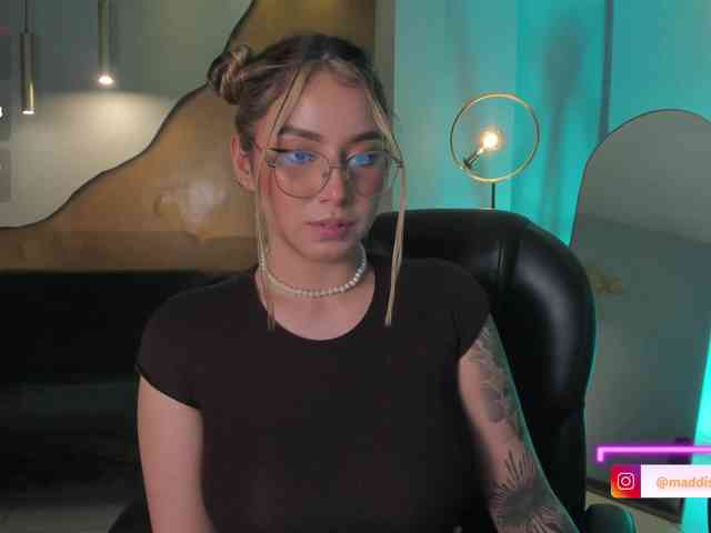 MaddisonCollins webcam