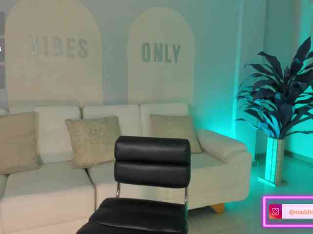 MaddisonCollins webcam