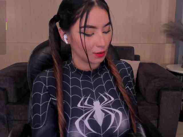 MaddisonCollins webcam