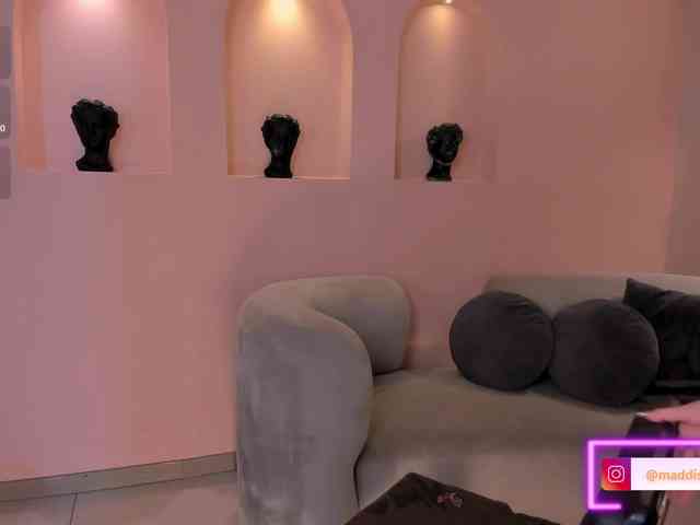 MaddisonCollins webcam