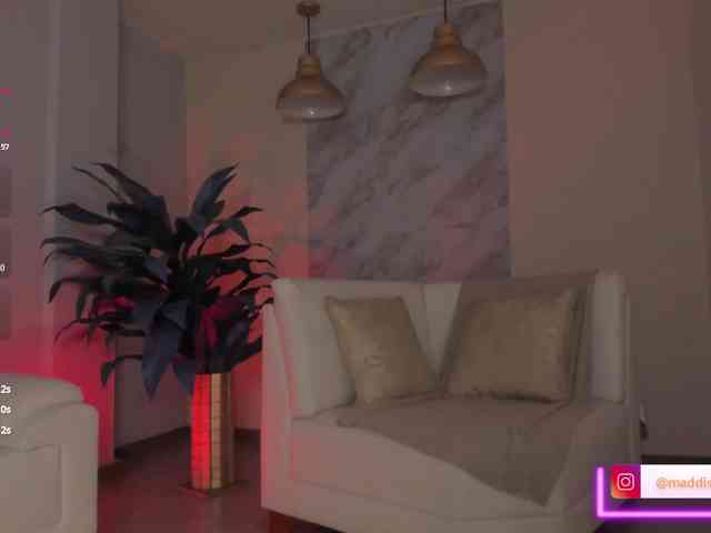 MaddisonCollins webcam