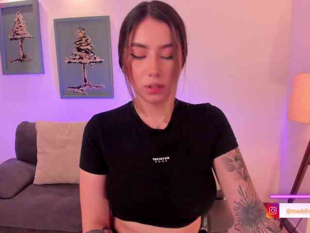 MaddisonCollins webcam