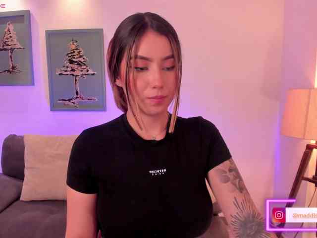 MaddisonCollins webcam