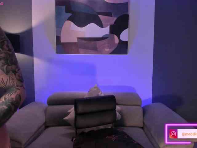 MaddisonCollins webcam