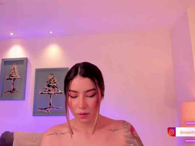 MaddisonCollins webcam