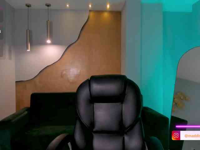 MaddisonCollins webcam