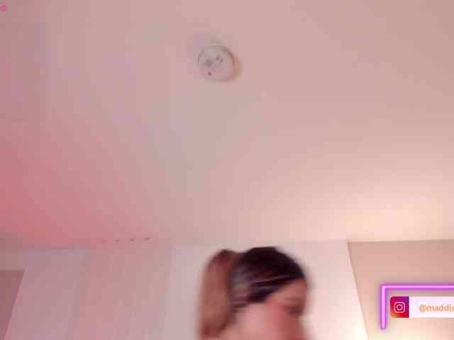 MaddisonCollins webcam