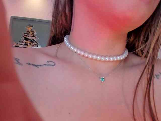 MaddisonCollins webcam