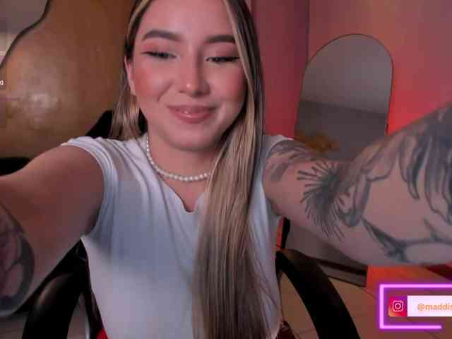 MaddisonCollins webcam