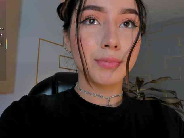 MaddisonCollins webcam