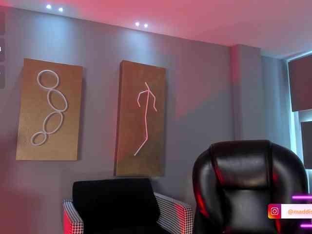 MaddisonCollins webcam