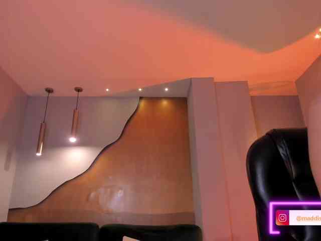 MaddisonCollins webcam