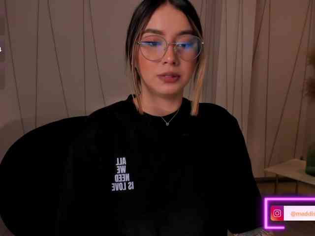 MaddisonCollins webcam