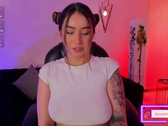 MaddisonCollins webcam