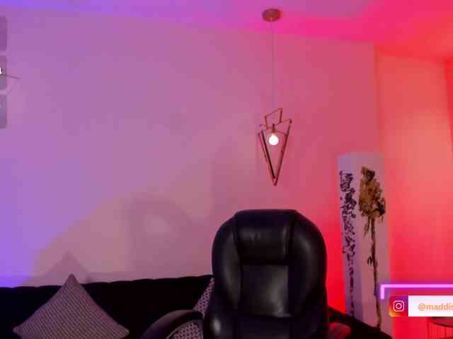 MaddisonCollins webcam