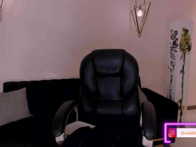 MaddisonCollins MaddisonCollins