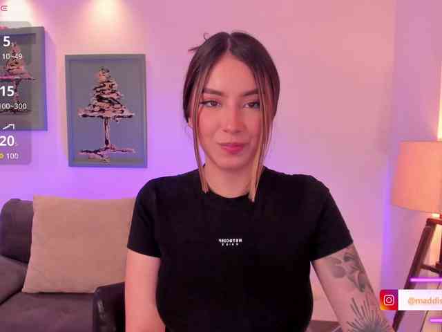 MaddisonCollins webcam