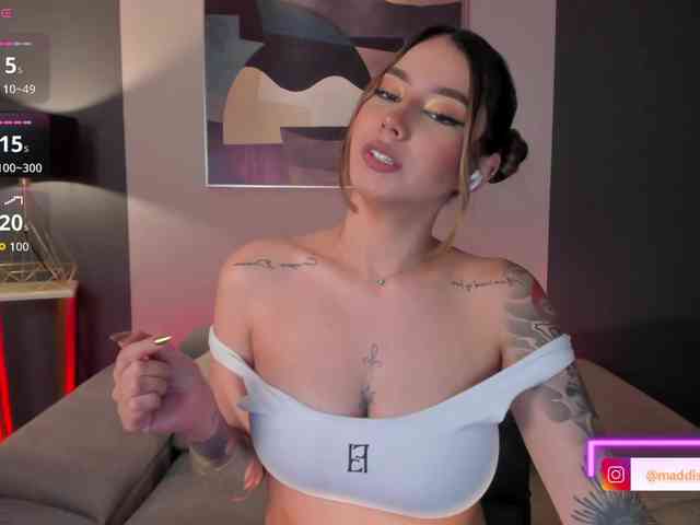 MaddisonCollins MaddisonCollins