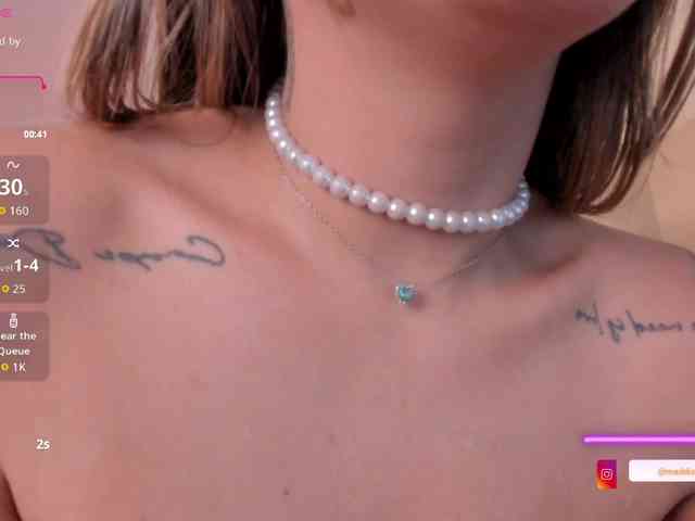 MaddisonCollins webcam