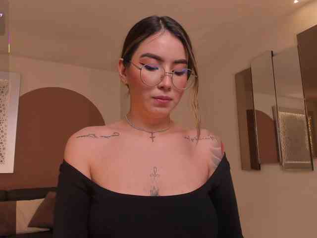 MaddisonCollins webcam