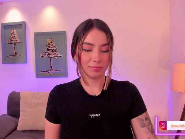 MaddisonCollins webcam