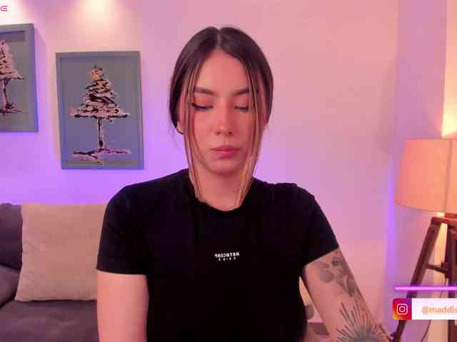 MaddisonCollins webcam