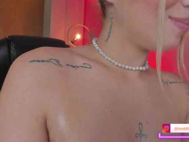 MaddisonCollins MaddisonCollins