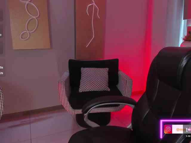 MaddisonCollins webcam