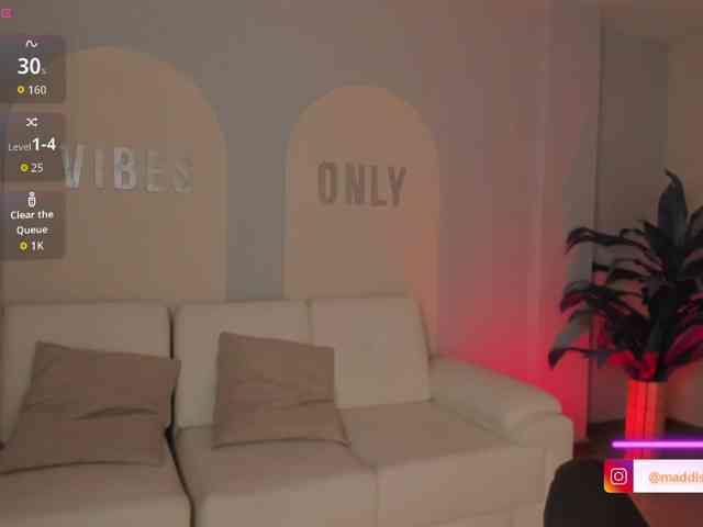 MaddisonCollins MaddisonCollins