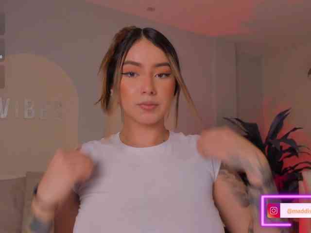 MaddisonCollins webcam