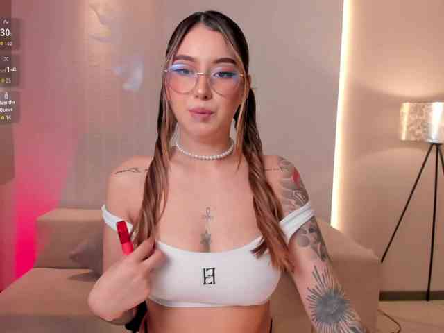 MaddisonCollins MaddisonCollins