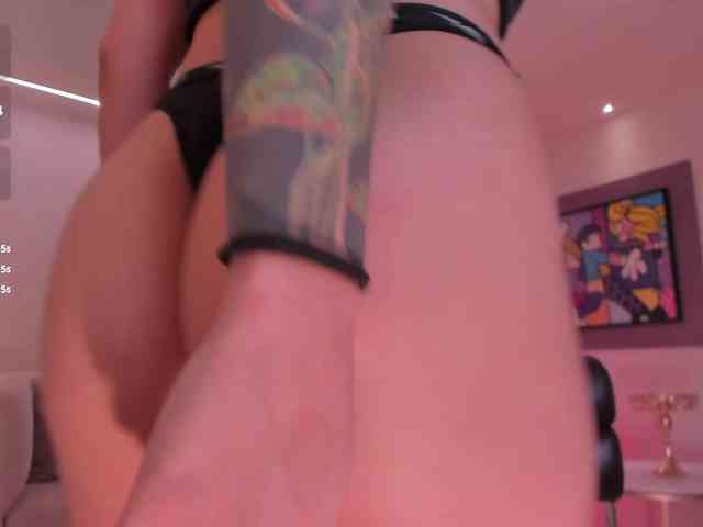 MaddisonCollins webcam